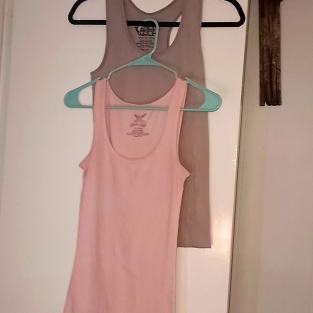2 muscle shirts